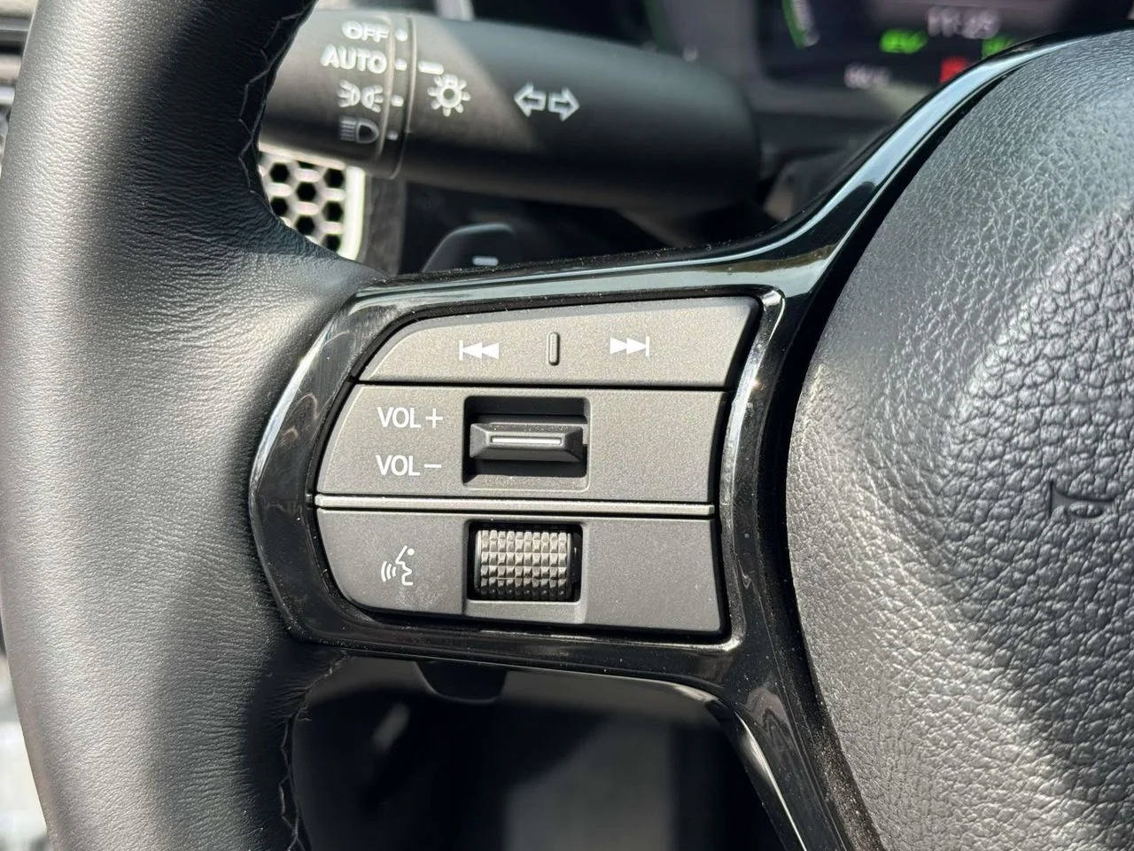 Used 2025 Solar Silver Metallic Honda Sport image 26