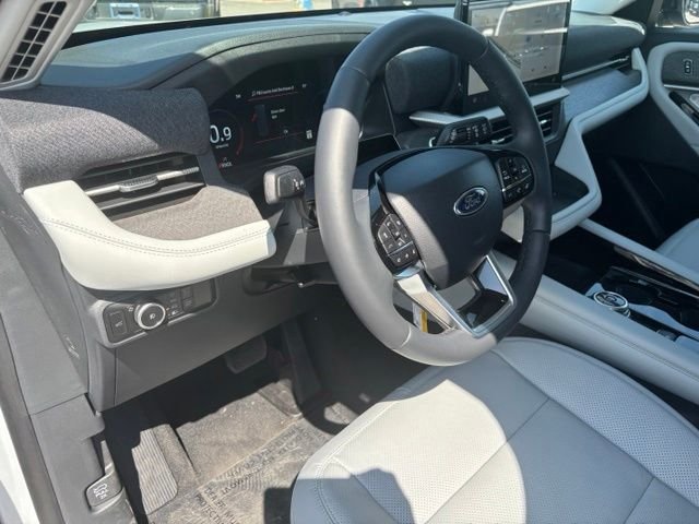 New 2026 White Ford Platinum image 13