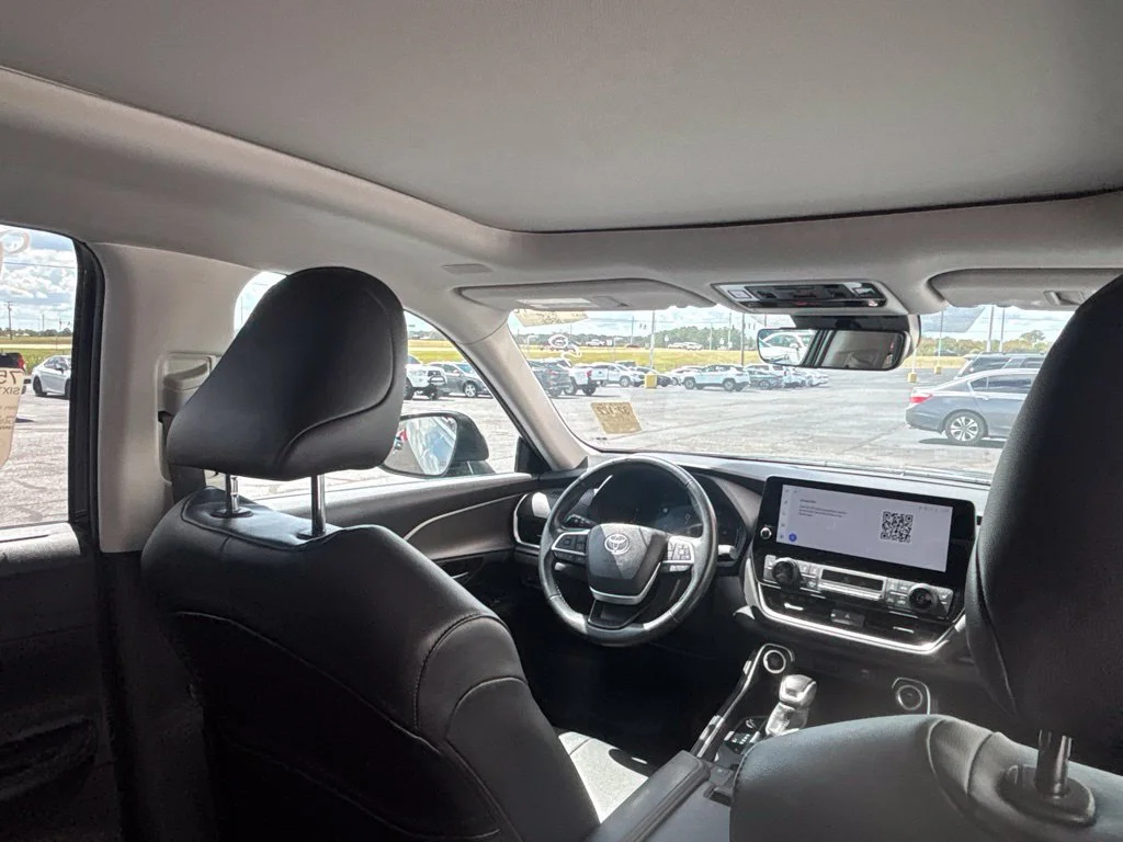 Used 2025 Black Toyota XLE image 33