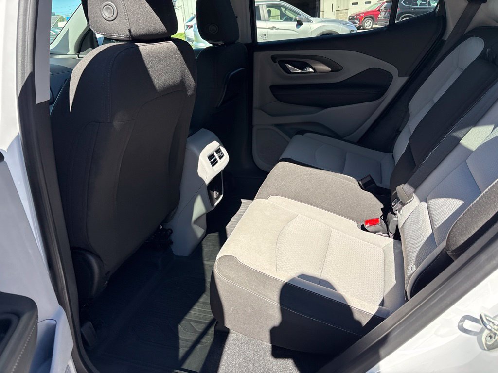 Used 2023 White GMC SLE image 16