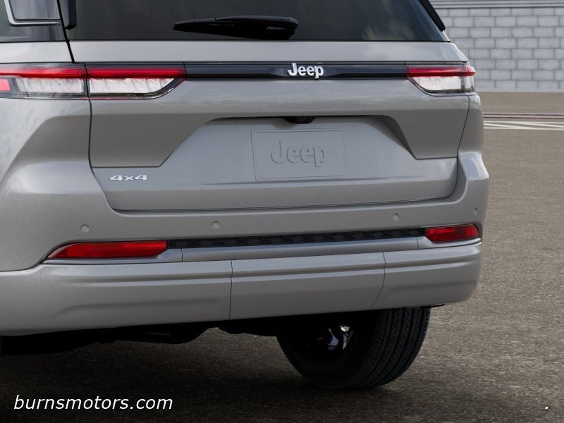 New 2026 Silver Zynith Exterior Paint Jeep Limited Reserve BLACKOUT image 13