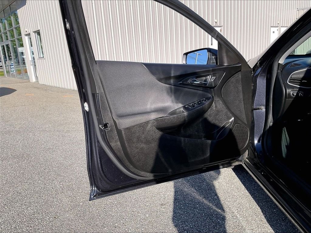 Used 2022 Gray Chevrolet LT image 9