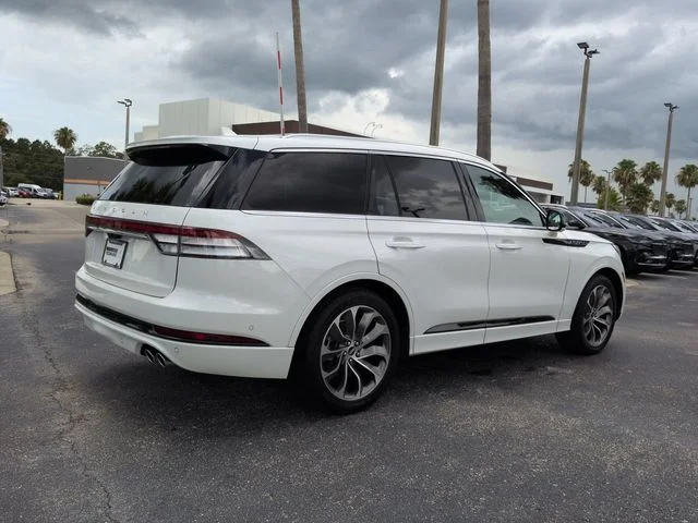 Certified Used 2022 White Metallic Lincoln Grand Touring image 4