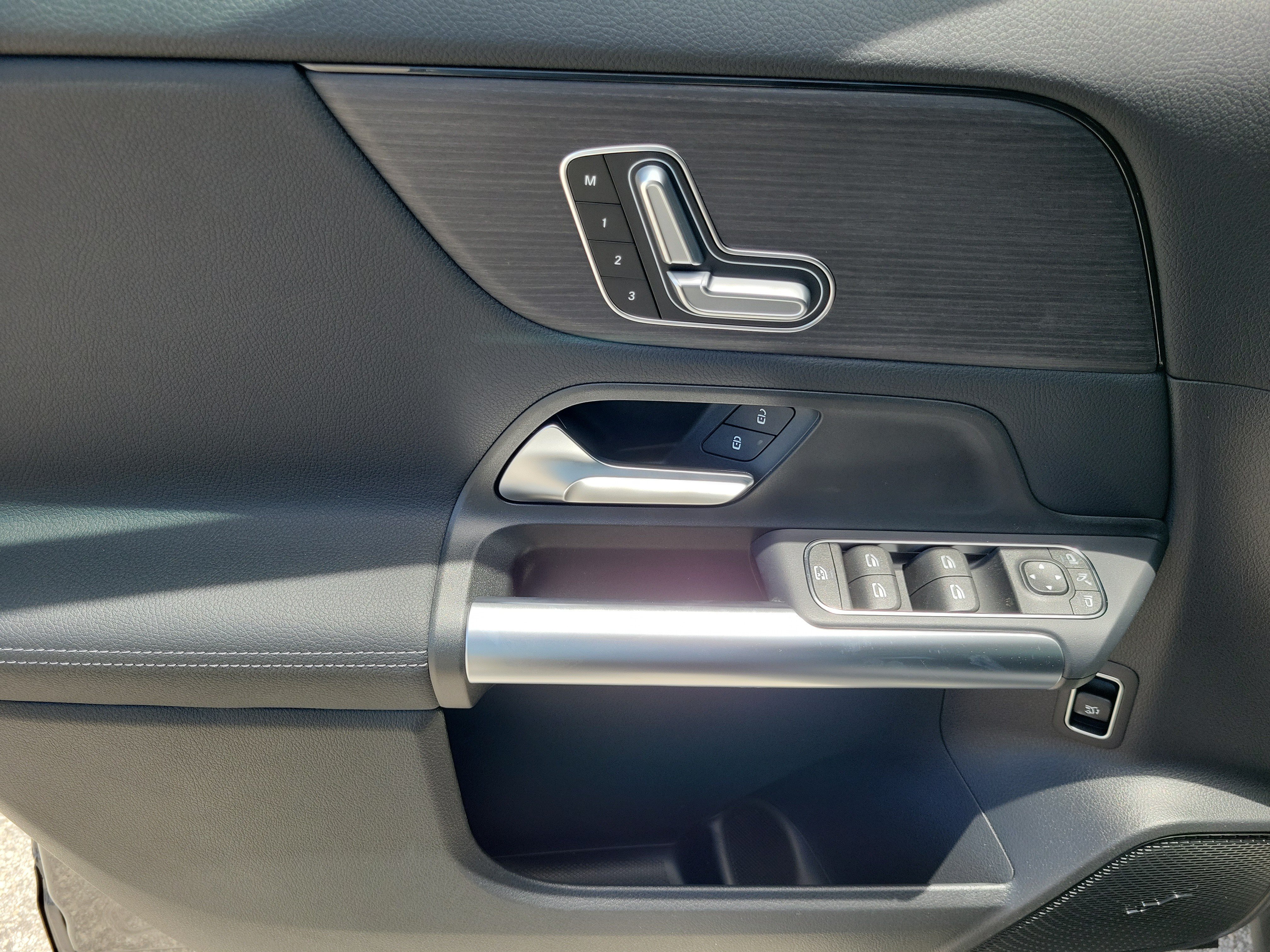 New 2026 Mountain Grey Metallic Mercedes-Benz GLA 250 image 48