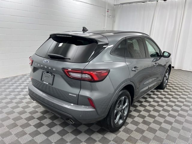 Used 2023 Carbonized Gray Metallic Ford ST-Line image 5