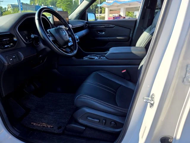 Used 2026 White Honda  image 9