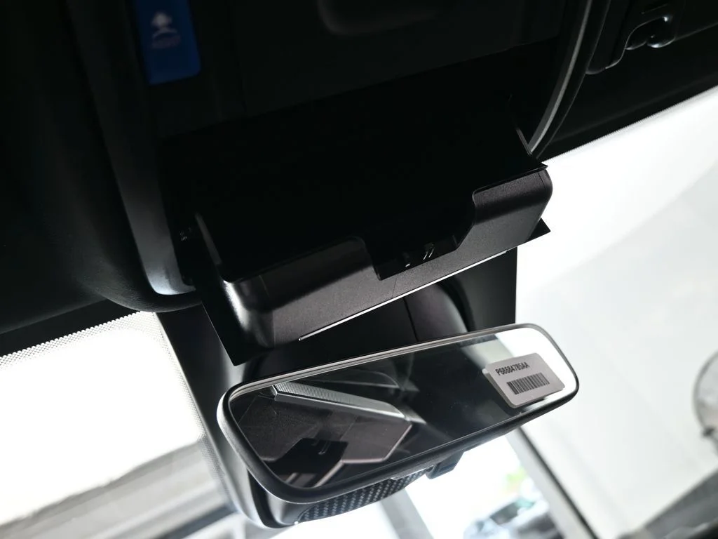 New 2026 Diamond Black Crystal Pearl-Coat Exterior Paint RAM Tradesman image 25
