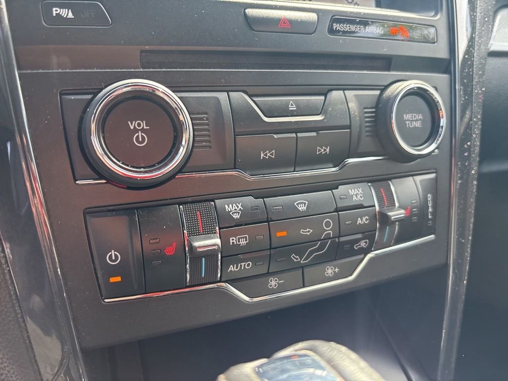 Used 2017 Silver Ford XLT image 18