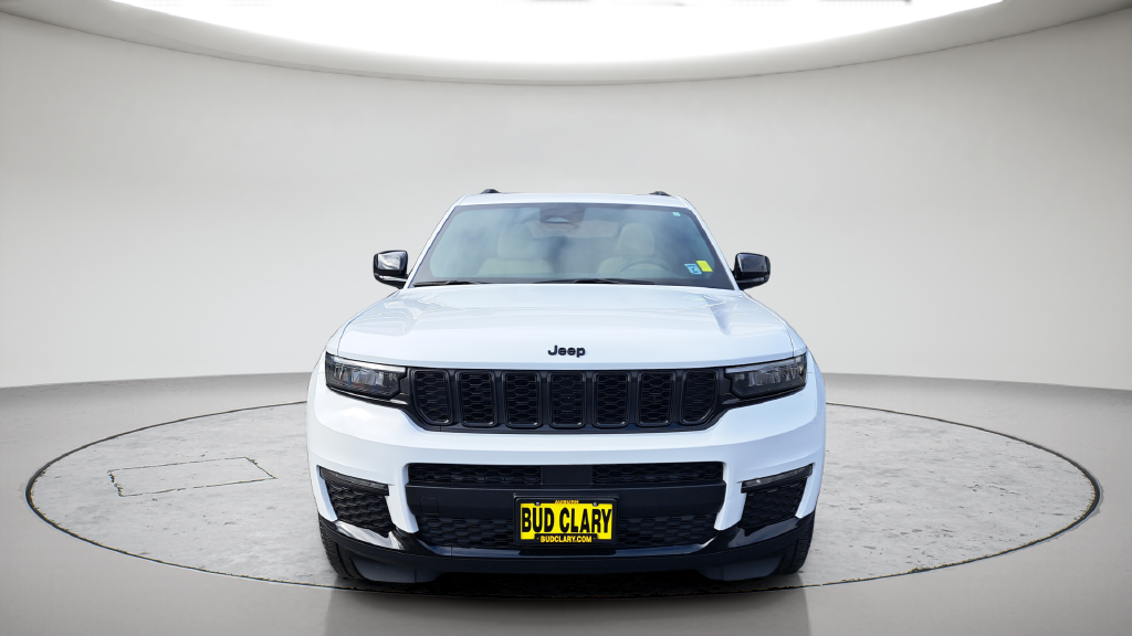 Used 2024 White Jeep Limited image 2