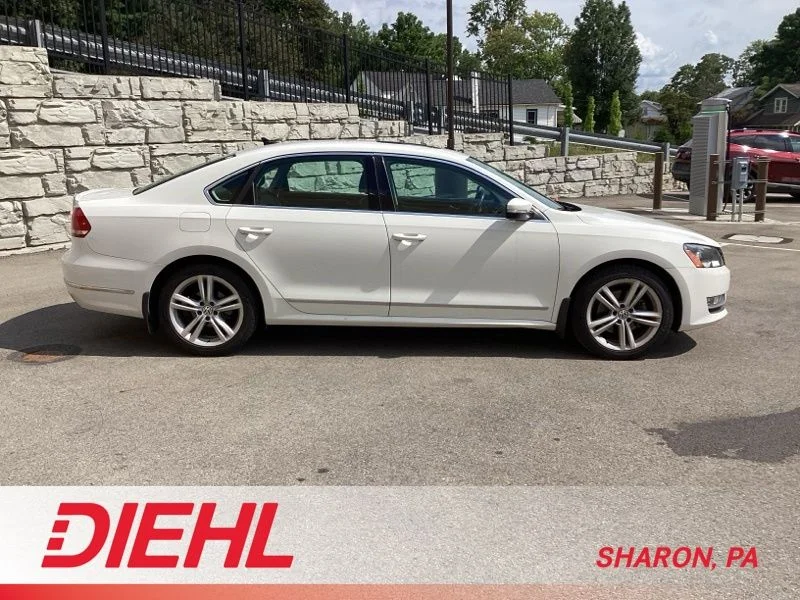Used 2014 White Volkswagen SEL Premium image 8