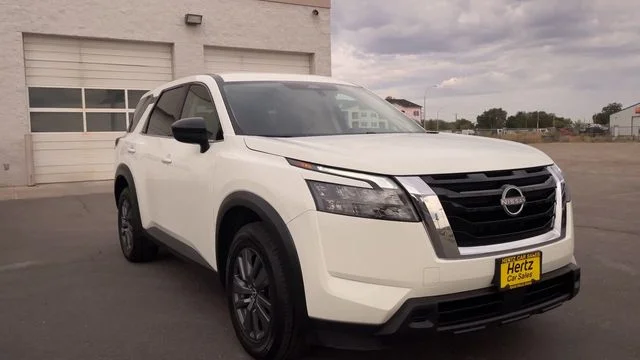 Used 2024 White Nissan S image 4