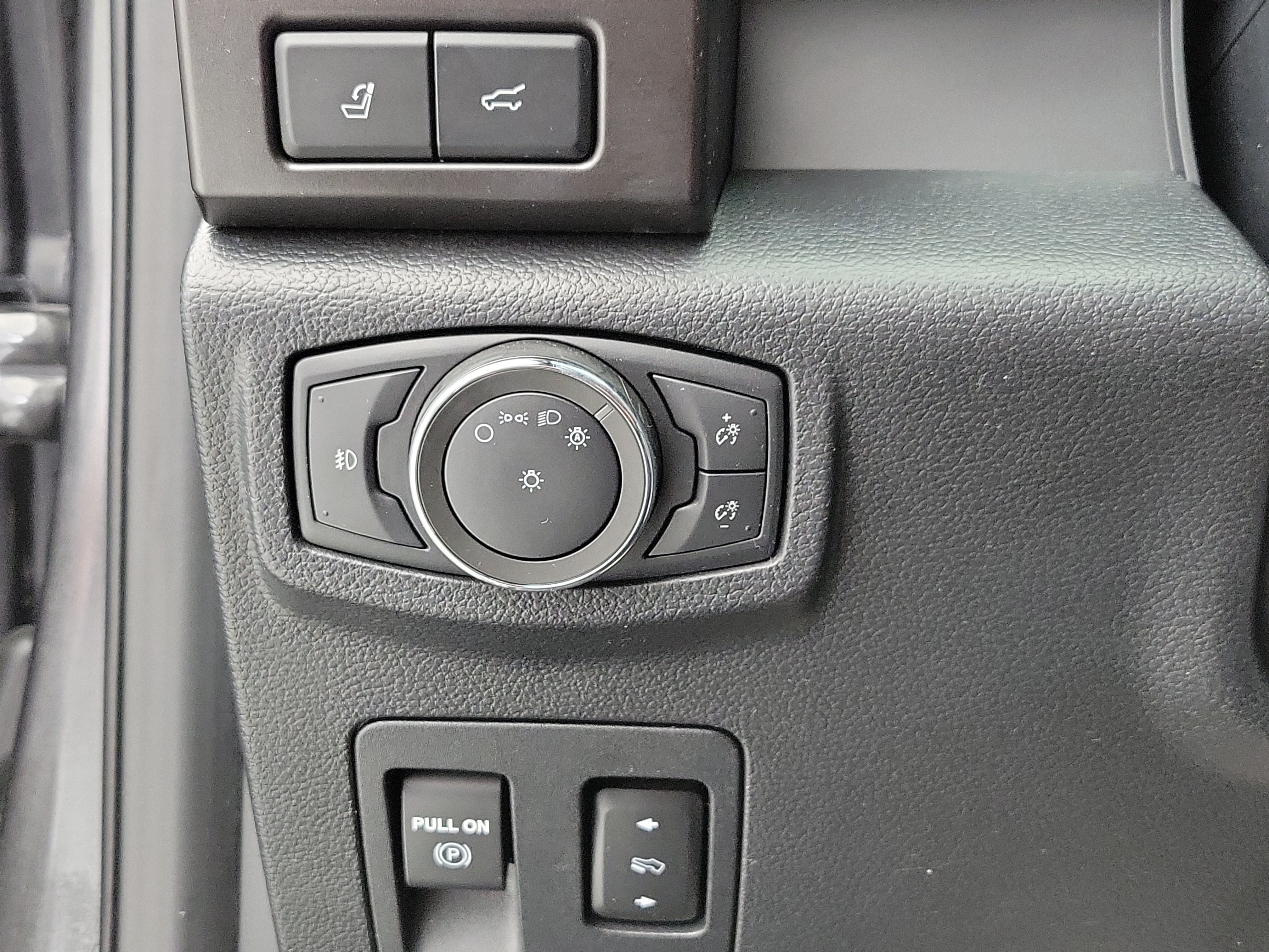 Used 2021 Magnetic Ford Limited image 34