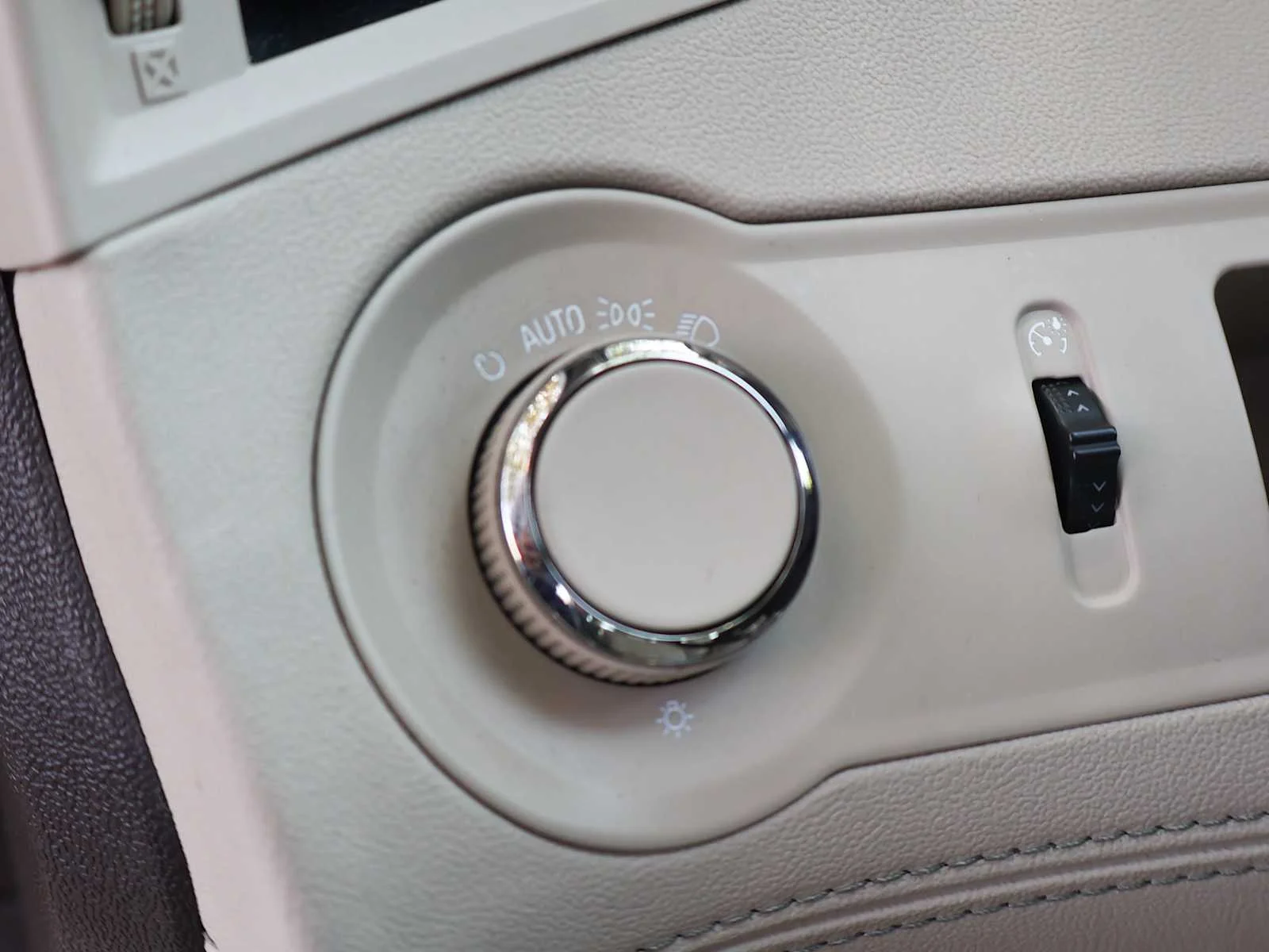 Used 2016 Quicksilver Metallic Buick Leather image 16