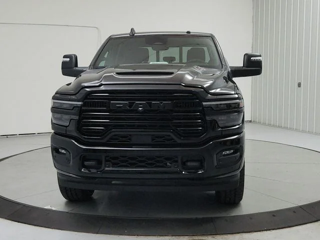 New 2026 Diamond Black Crystal Pearl-Coat Exterior Paint RAM Laramie image 2