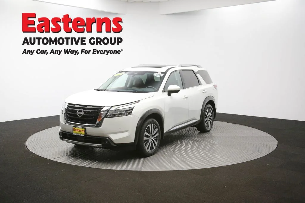 Used 2022 White Nissan Platinum image 59