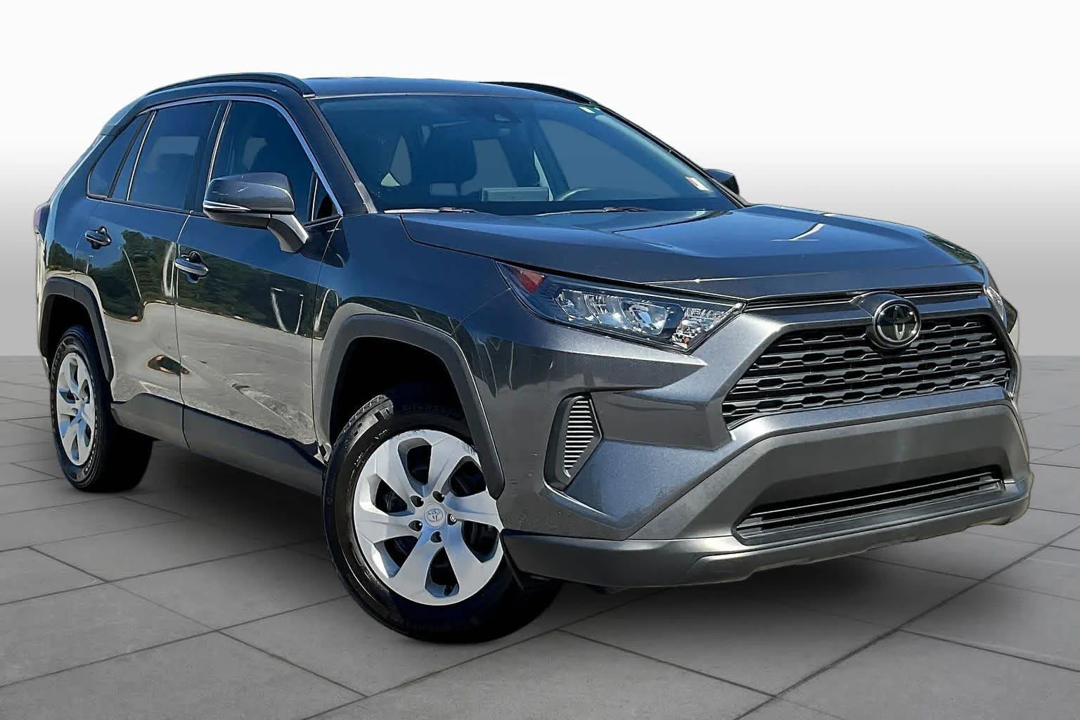 Used 2020 Magnetic Gray Metallic Toyota LE image 3