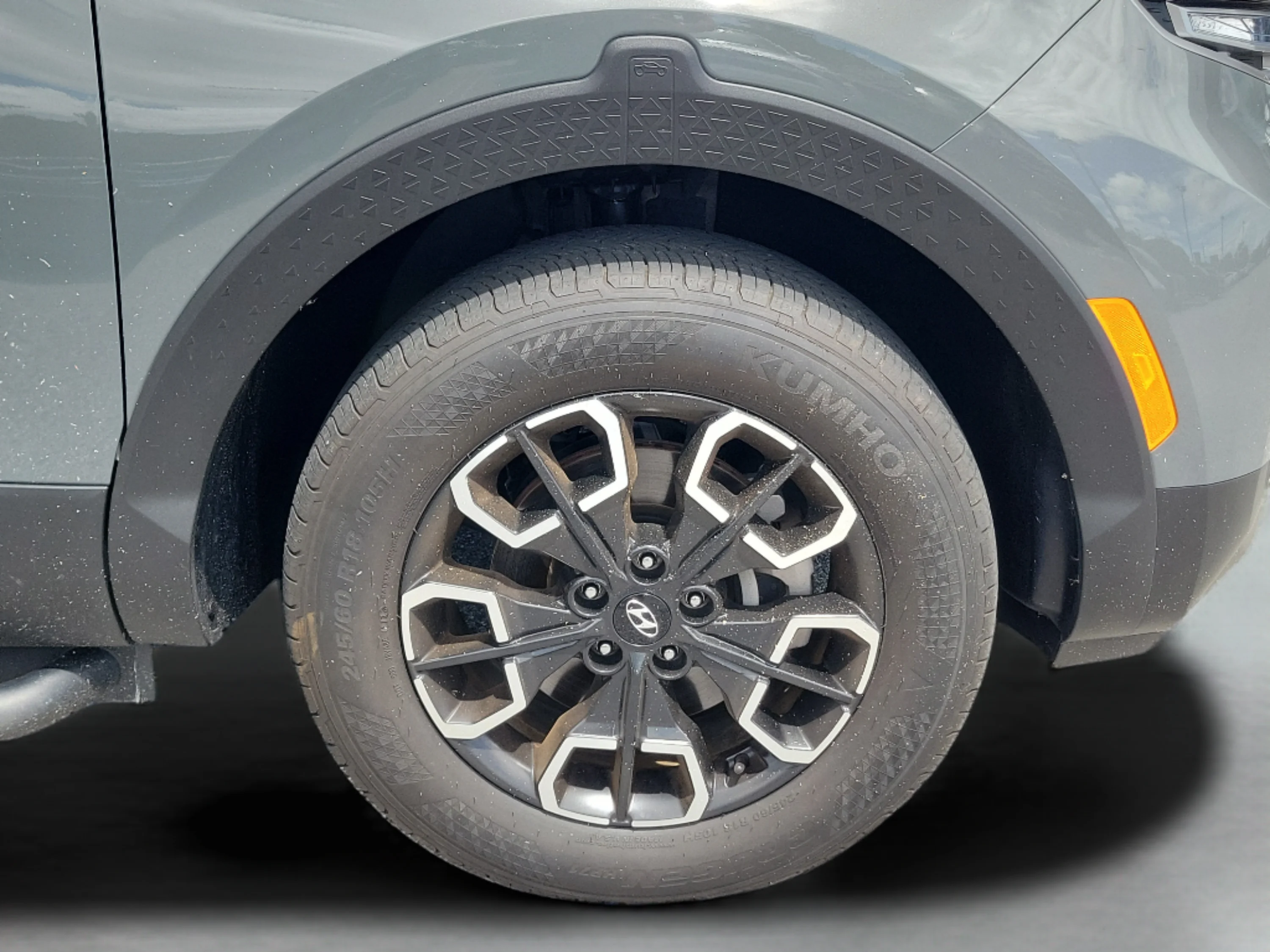 Used 2023 Hampton Gray Hyundai SEL image 9
