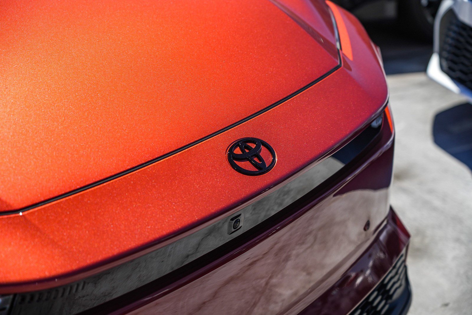 New 2026 Tandoori with Midnight Black Metallic roof <sup>1</sup> Toyota  XSE image 3