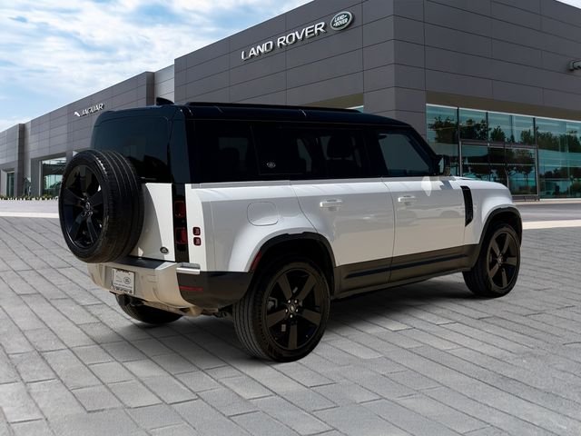 Used 2022 White Land Rover S image 5