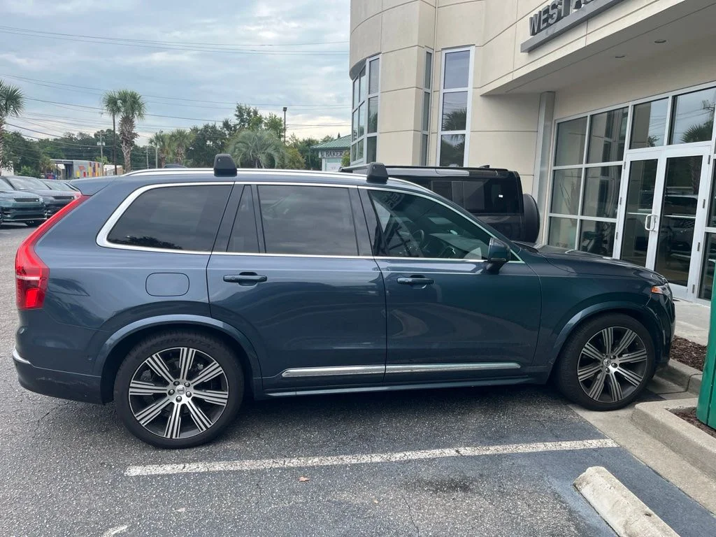 Used 2023 Denim Blue Metallic Volvo Ultimate image 3