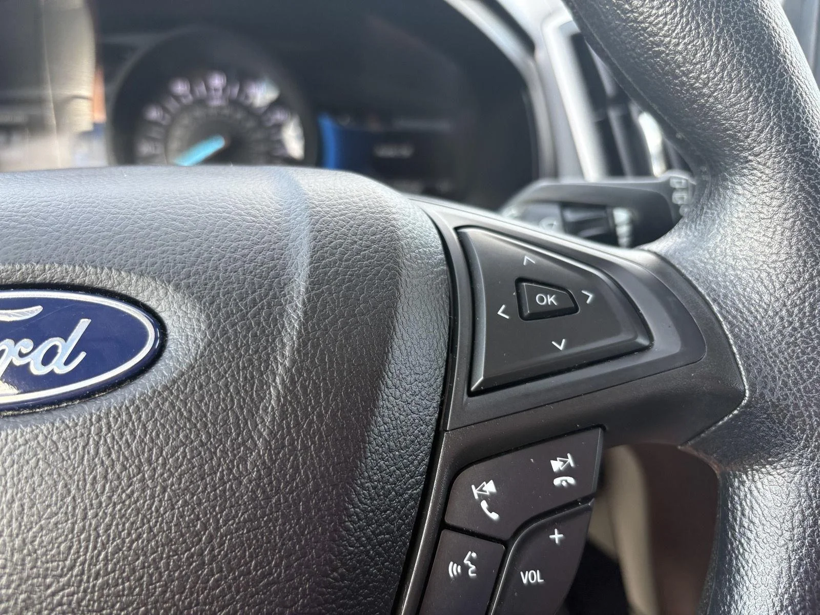 Used 2023 Agate Black Metallic Ford SE image 24