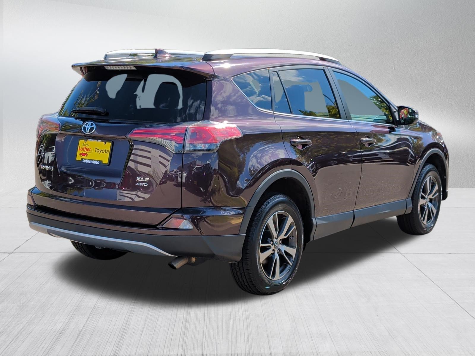 Used 2016 Black Currant Metallic Toyota XLE image 7
