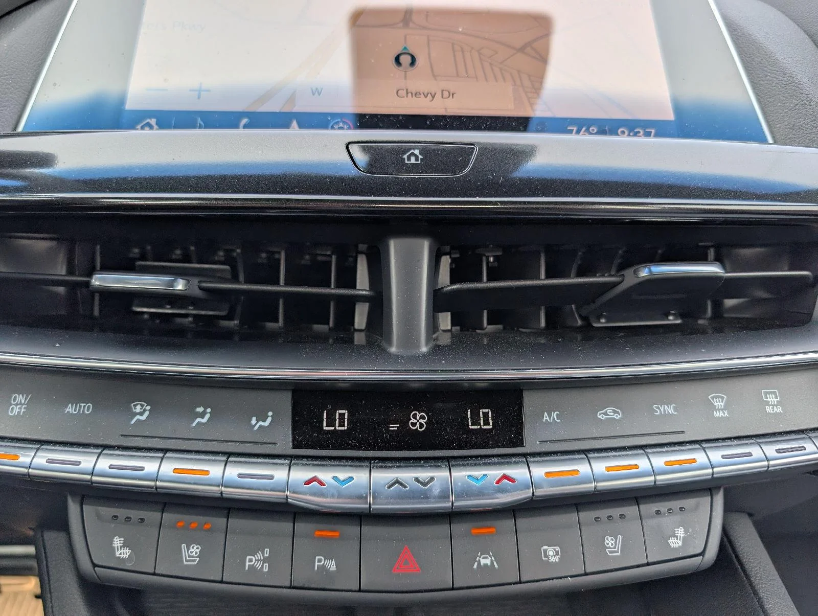 Used 2022 Diamond Sky Metallic Cadillac Premium Luxury image 18