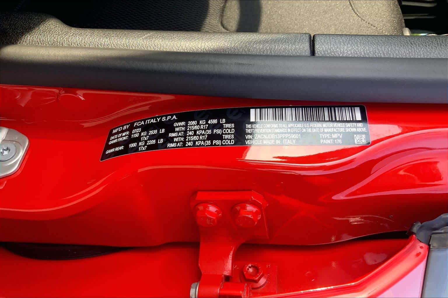 Used 2023 Colorado Red Clearcoat Jeep Latitude image 30