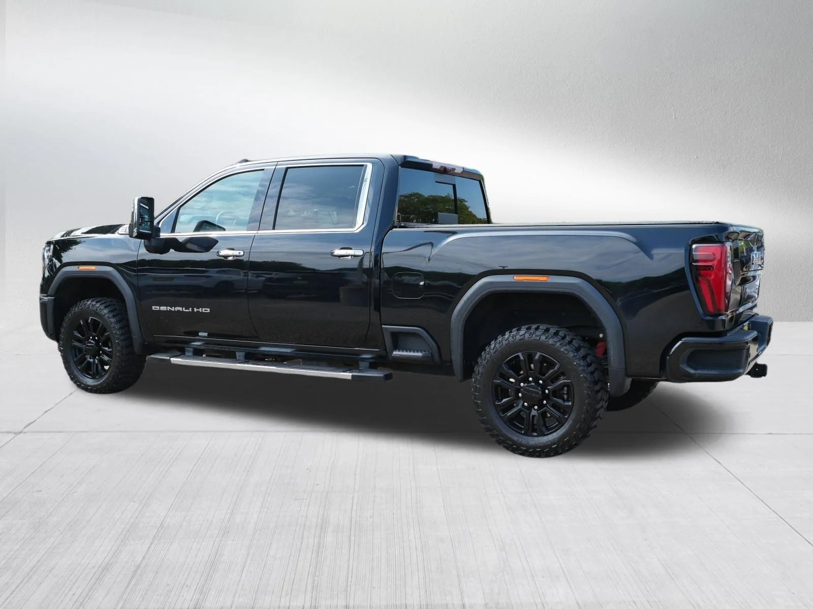 Certified Used 2024 Onyx Black GMC Denali image 5