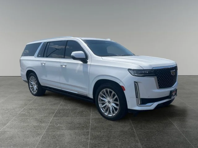 Used 2021 CRYSTAL WHITE TRICOAT Cadillac Premium Luxury image 7