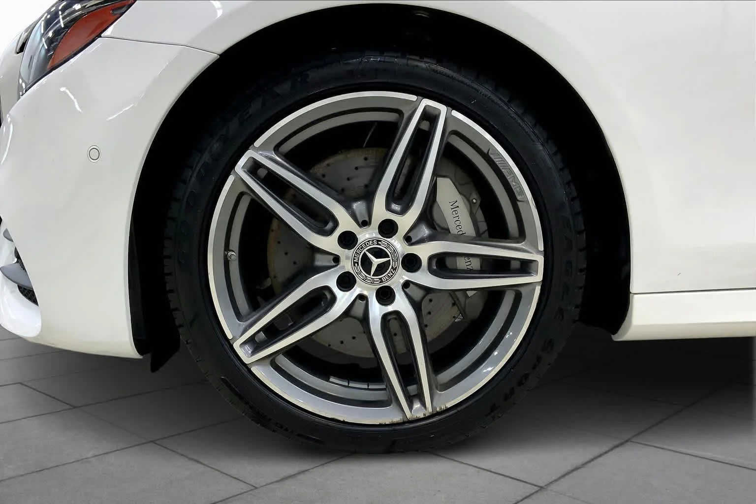 Used 2018 Polar White Mercedes-Benz E 300 image 10