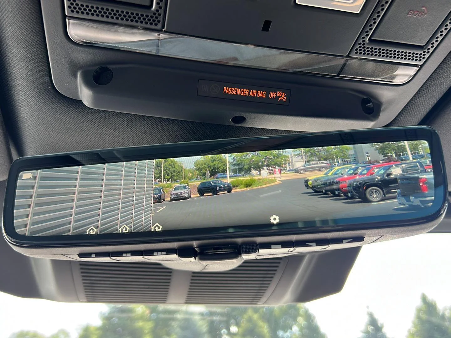 New 2026 Borasco Grey Metallic Land Rover X-Dynamic SE image 21