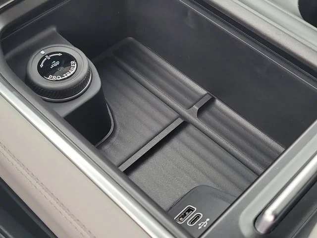 New 2027 Black Metallic Ford Active image 30