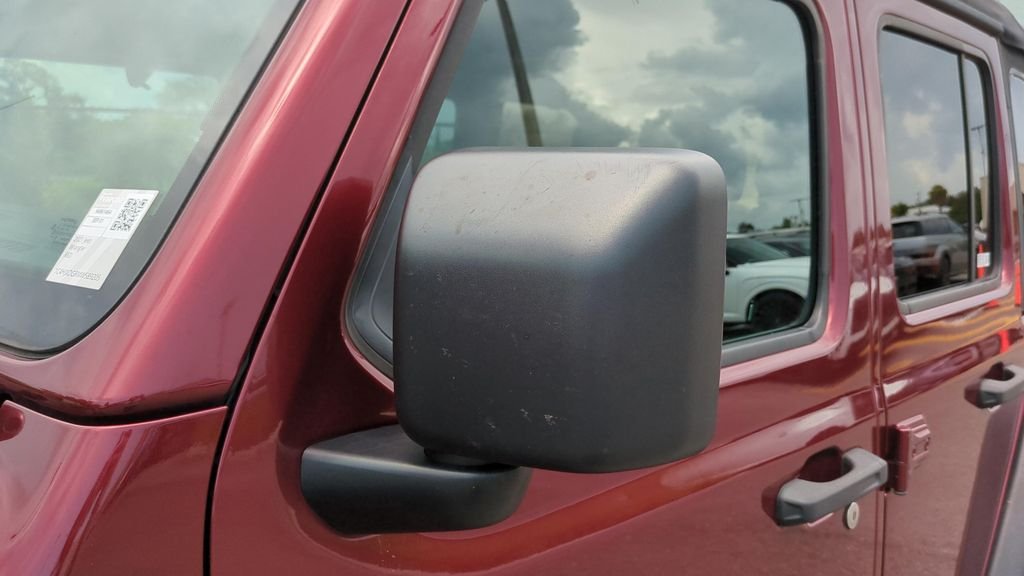 Used 2021  Jeep Unlimited Willys image 25