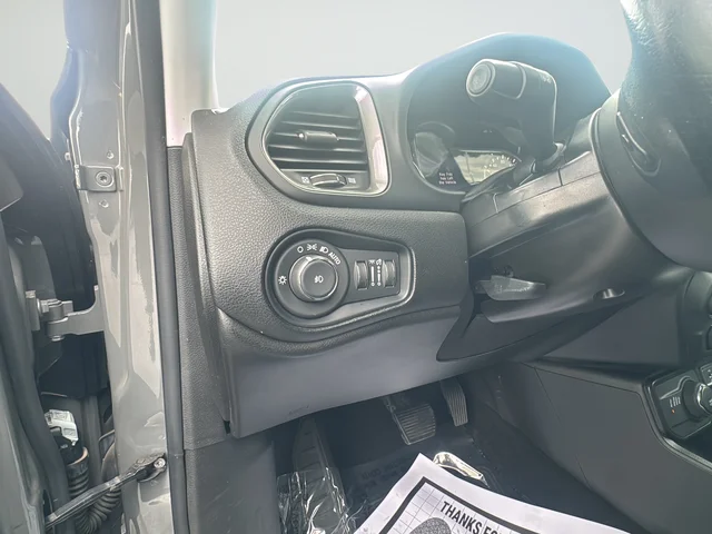 Used 2020 Gray Jeep Limited image 28