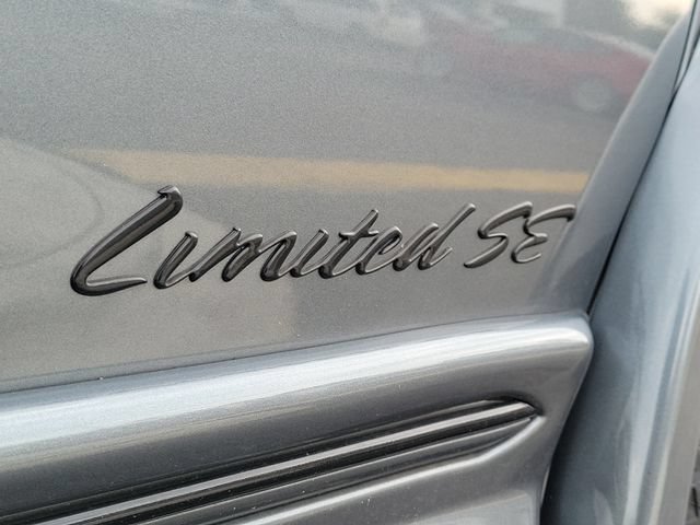 Used 2025 Special Exterior Color GMC Work Van image 31