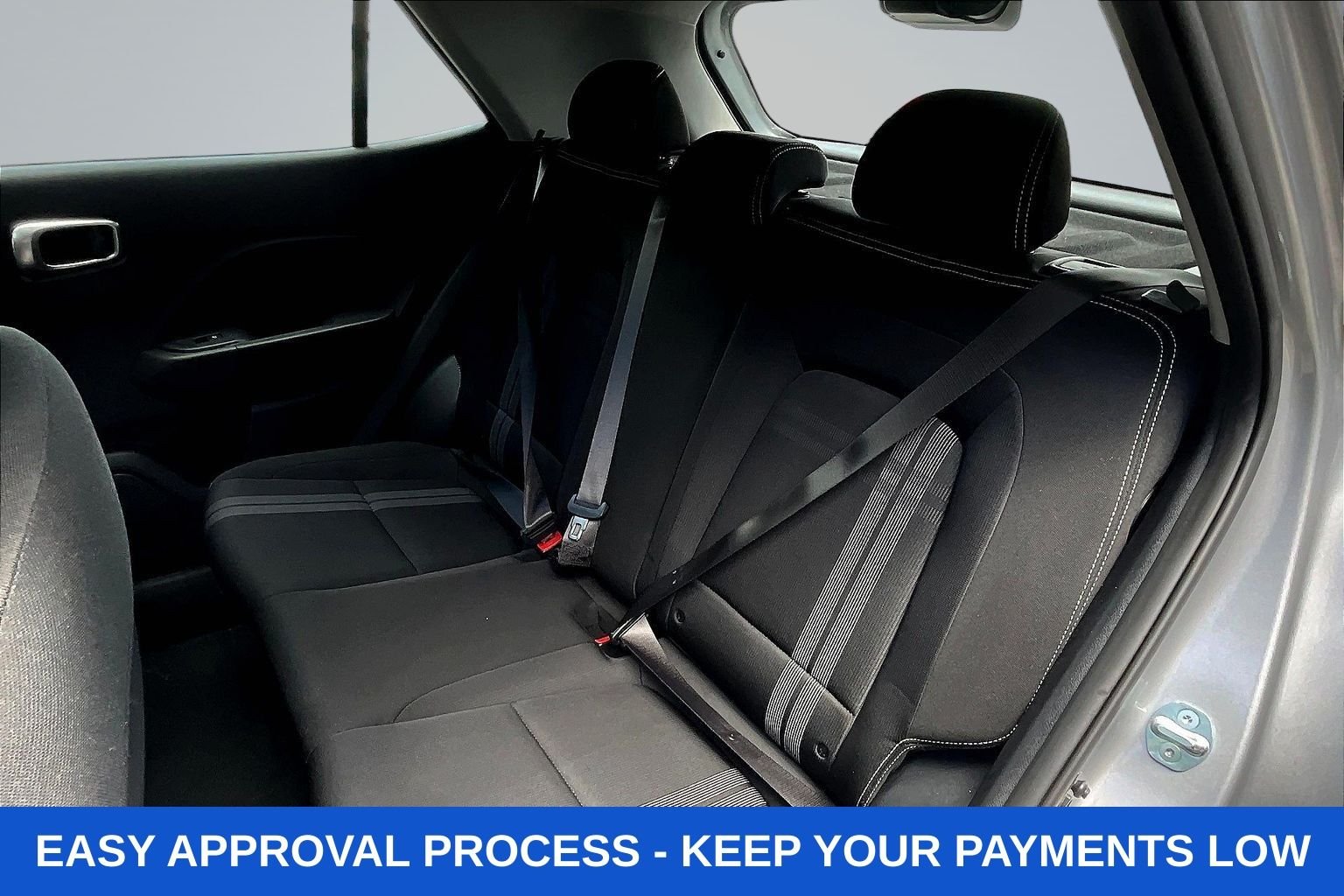 Used 2025 Silver Hyundai SEL image 29