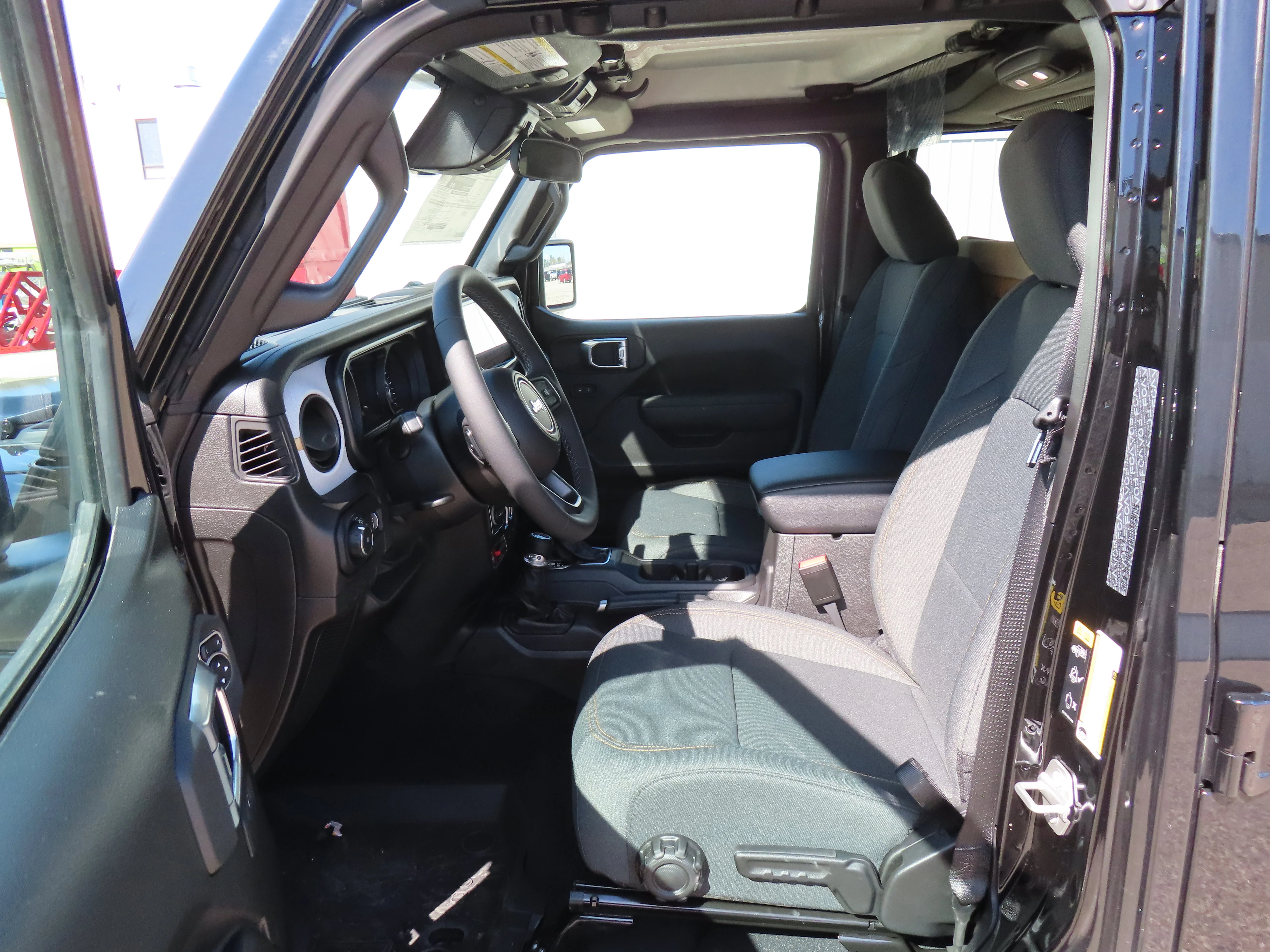 2026 Jeep Wrangler 4-Door Willys - Photo 9