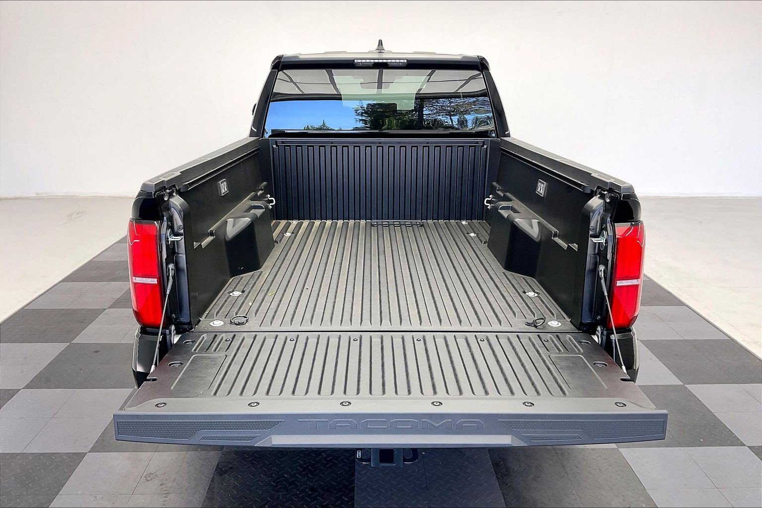 2026 Toyota Tacoma SR5 - Photo 11