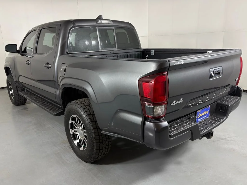 Used 2018 Gray Toyota SR image 6