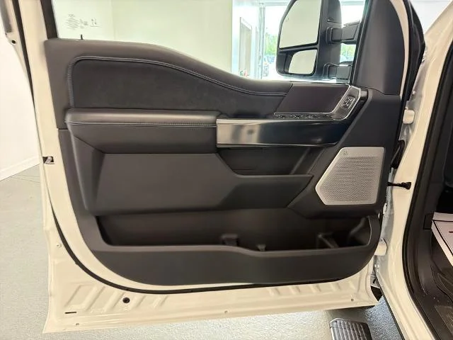 New 2026 Star White Metallic Tri-Coat Ford F-250® Platinum® image 30