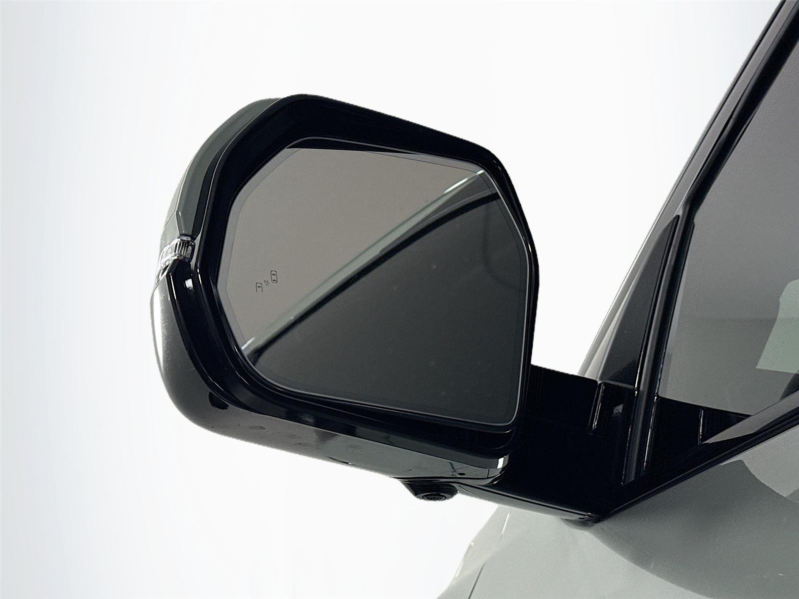 New 2026 Lunar Rock Toyota Platinum image 3