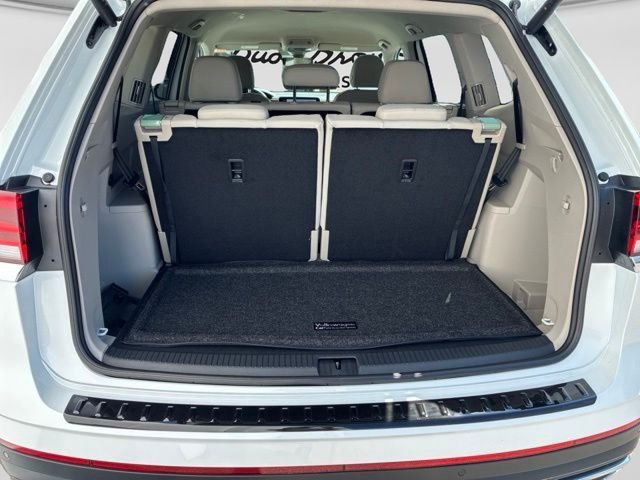 New 2026 Opal White Pearl Volkswagen SE w/Technology image 5