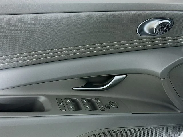 New 2026 Hyundai ELANTRA SEL Sport