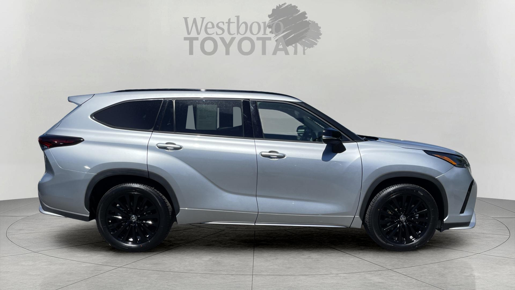 Used 2025 Silver Toyota XLE image 8