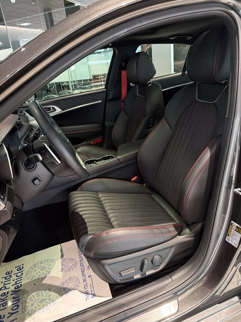 2023 GENESIS G70 Standard - Photo 14