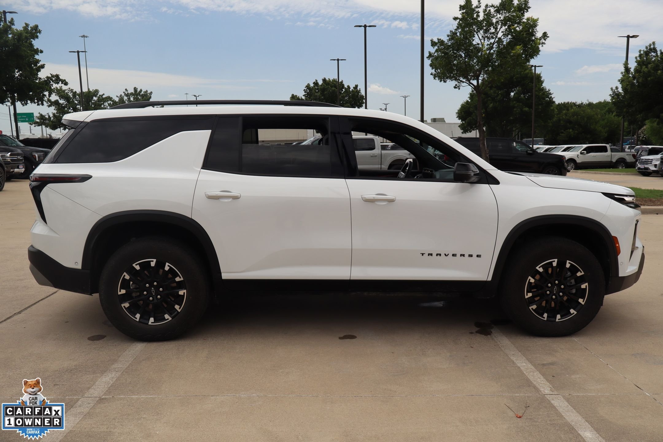 Used 2024 White Chevrolet Z71 image 2