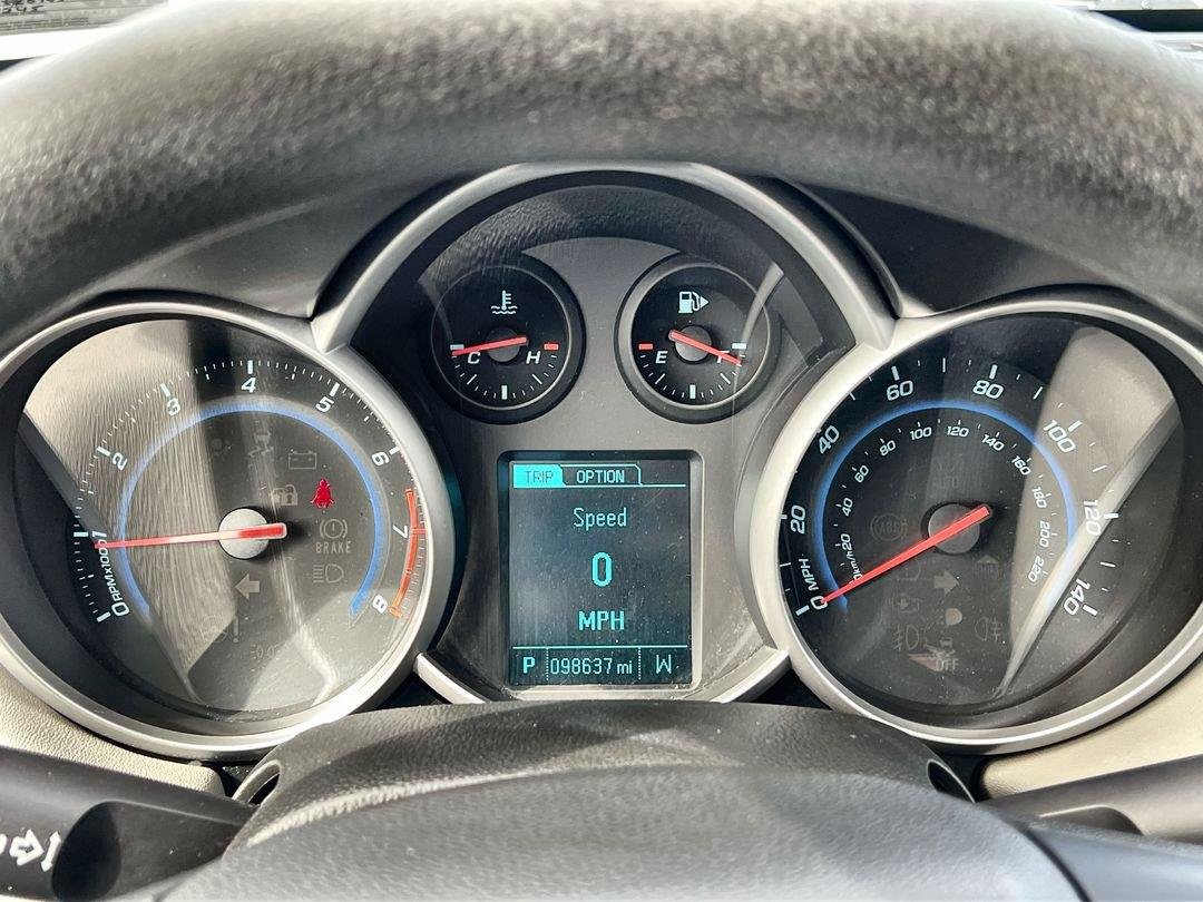 Used 2013 Summit White Chevrolet LS image 17