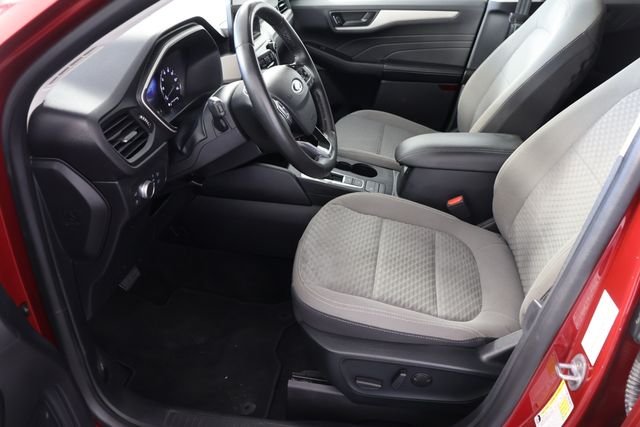 Used 2022 Red Ford SE image 19
