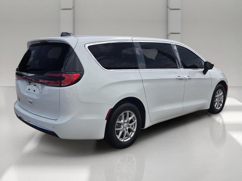 2026 Chrysler Pacifica Select - Photo 5